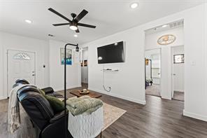 322 E Walnut Street - Photo 7