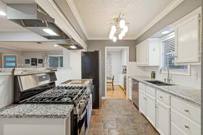 10615 Longmeadow Drive - Photo 9