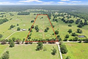 495 NE County Road 2220 - Photo 1