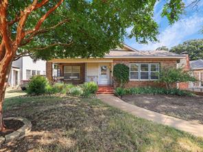 1119 W Walker Street - Photo 1