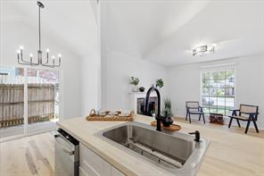 209 Rodeo Drive - Photo 9