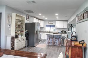 941 Central Street - Photo 4