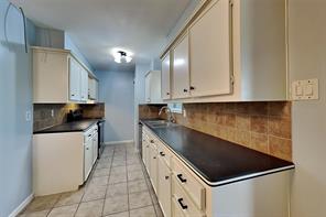 1913 Briarwood Drive - Photo 4