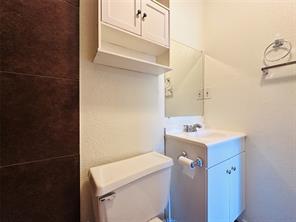 8109 Foxfire Lane - Photo 16