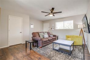 1006 Thannisch Drive - Photo 3