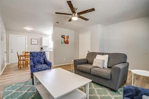 1006 Thannisch Drive - Photo 4
