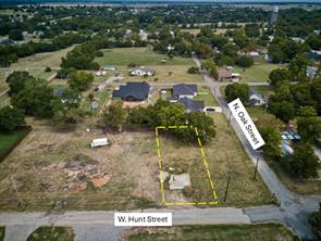402 W Hunt Street - Photo 1