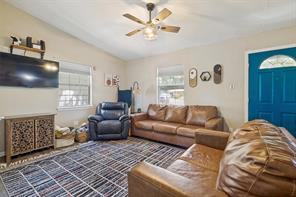 917 Grande Drive - Photo 3