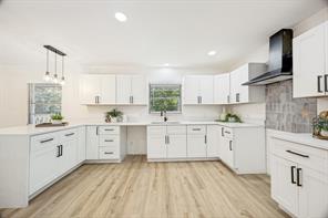 122 Mercer Drive - Photo 2