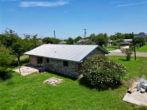 209 Prairie Avenue - Photo 2