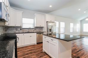 1408 Lexington Street - Photo 9