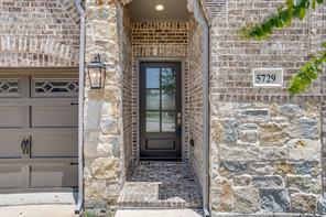 5729 Lake Jackson Drive - Photo 4