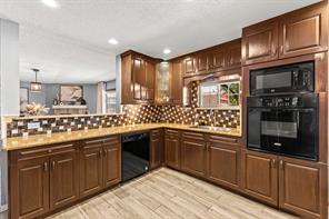 2924 Jamestown Drive - Photo 8