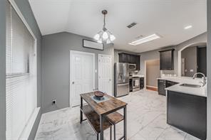137 Roberts Drive - Photo 8