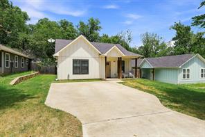 517 E Hanna Street - Photo 1