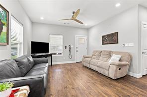 517 E Hanna Street - Photo 5