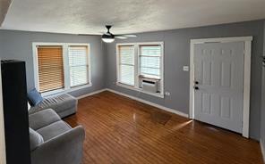267 N Katy Road - Photo 4