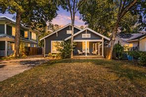 406 S Montreal Avenue - Photo 1
