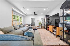 406 S Montreal Avenue - Photo 11