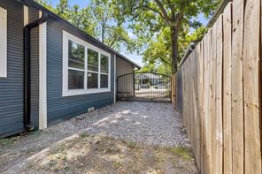 406 S Montreal Avenue - Photo 25