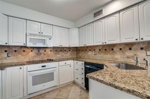 17018 Planters Row - Photo 11