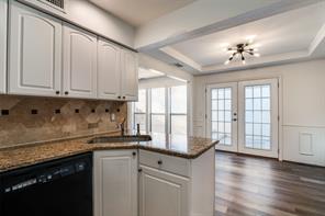 17018 Planters Row - Photo 8
