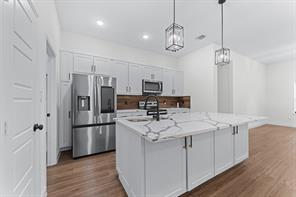 4507 Metropolitan Avenue - Photo 11