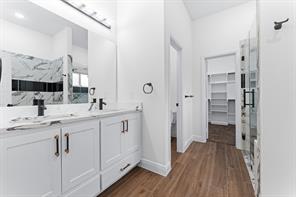 4507 Metropolitan Avenue - Photo 14