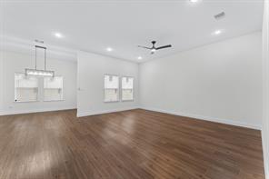 4507 Metropolitan Avenue - Photo 5