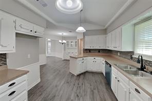 1944 Chesham Drive - Photo 5