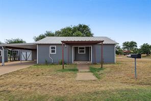 611 N Richard Avenue - Photo 1