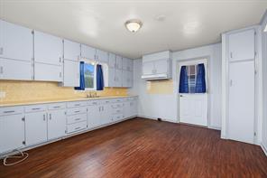 611 N Richard Avenue - Photo 12