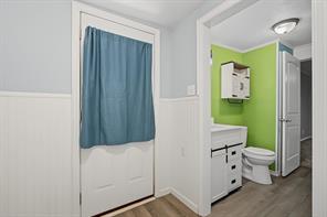 611 N Richard Avenue - Photo 32