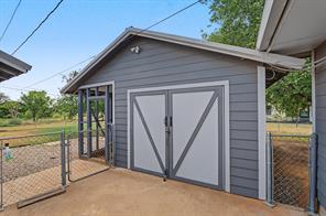 611 N Richard Avenue - Photo 34