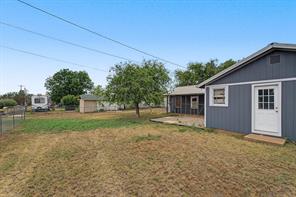 611 N Richard Avenue - Photo 6