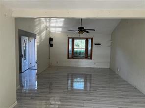 802 Matthews Court - Photo 2
