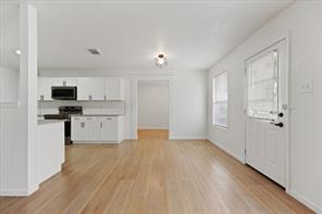 702 Lowe Drive - Photo 5
