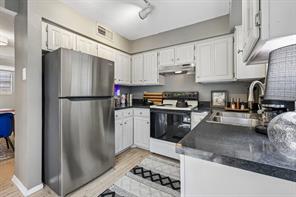 5200 Martel Avenue - Photo 6
