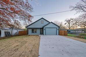 411 W Elm Street - Photo 1