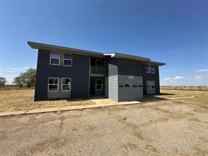 100 Pecos Place - Photo 1