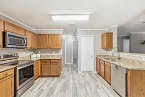 16637 Woodside Drive - Photo 14