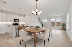 2326 Fairfax Drive - Photo 4