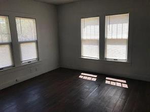 6425 Jennings Drive - Photo 4