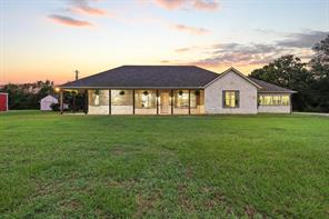 7106 County Road 4729 - Photo 3