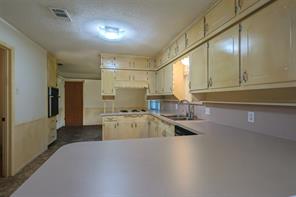 7601 Trimble Drive - Photo 10