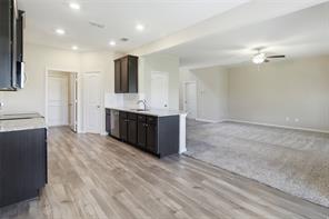 3233 Bowen Street - Photo 9