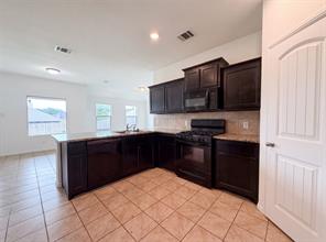 748 Wylie Street - Photo 2