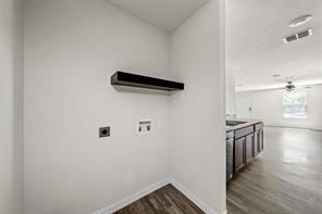 2724 Sarah Street - Photo 11