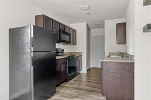 2724 Sarah Street - Photo 7