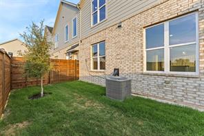 829 Premier Parkway - Photo 22